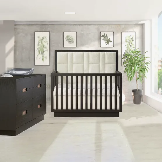 Natart Como King dresser