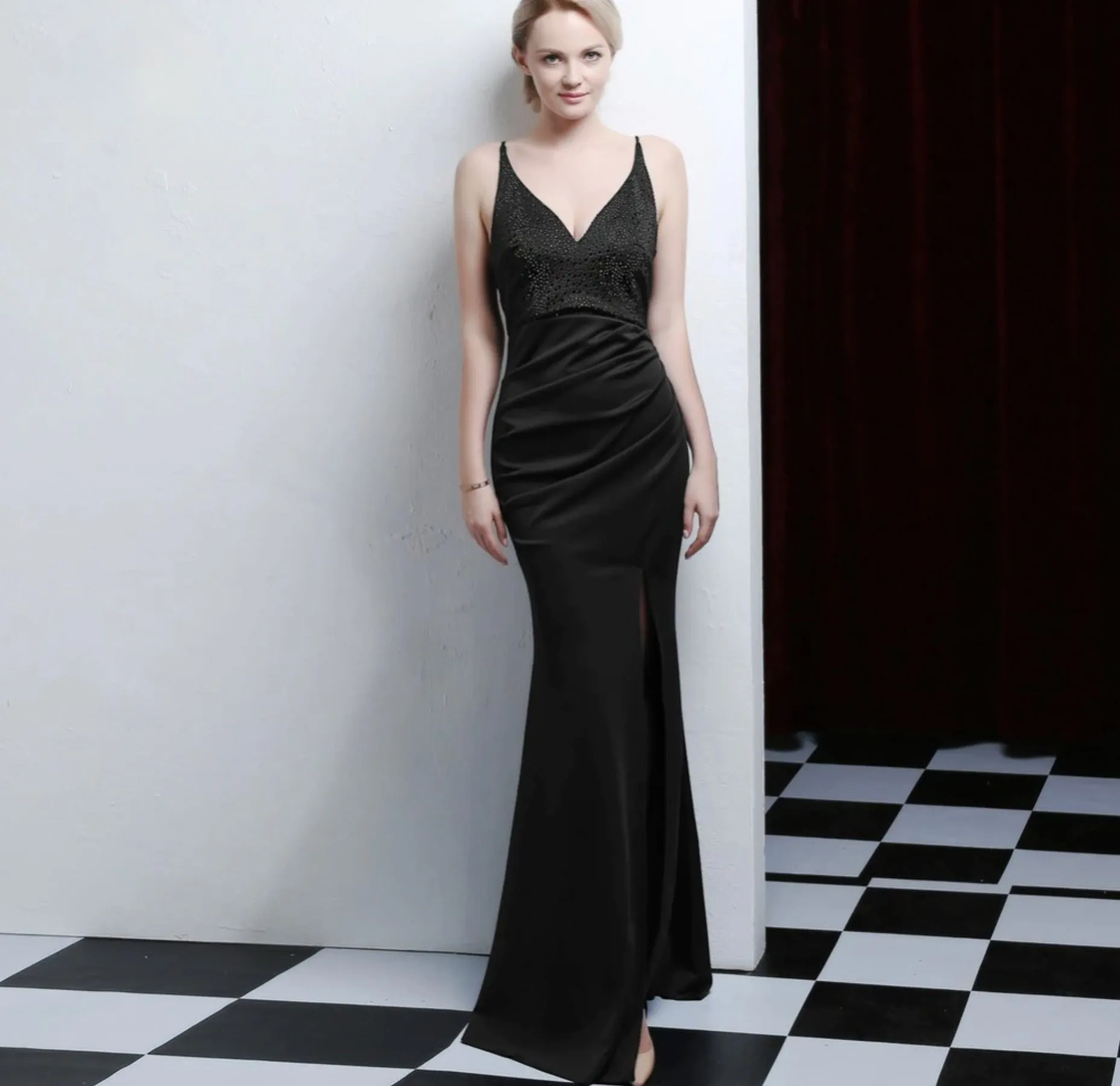 Satin Bare Back Split Simple Long Crystal V-neck Mermaid Party/Prom Dress