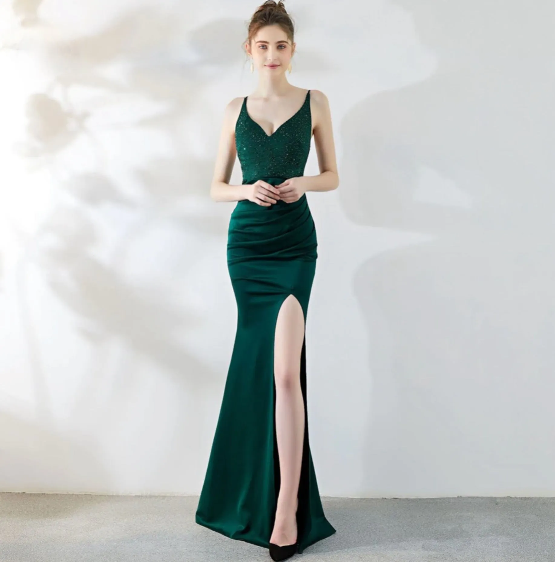 Satin Bare Back Split Simple Long Crystal V-neck Mermaid Party/Prom Dress